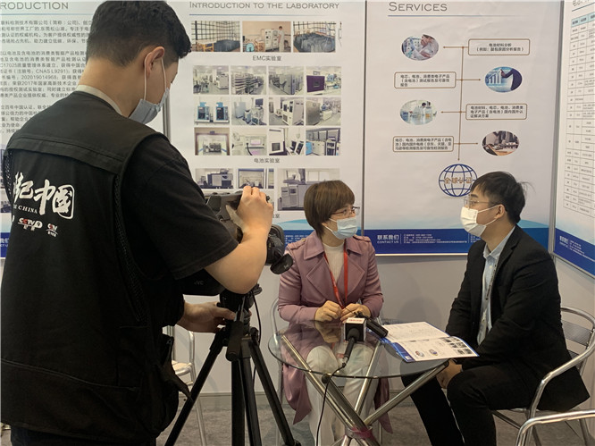 CCTV采访图2.jpg